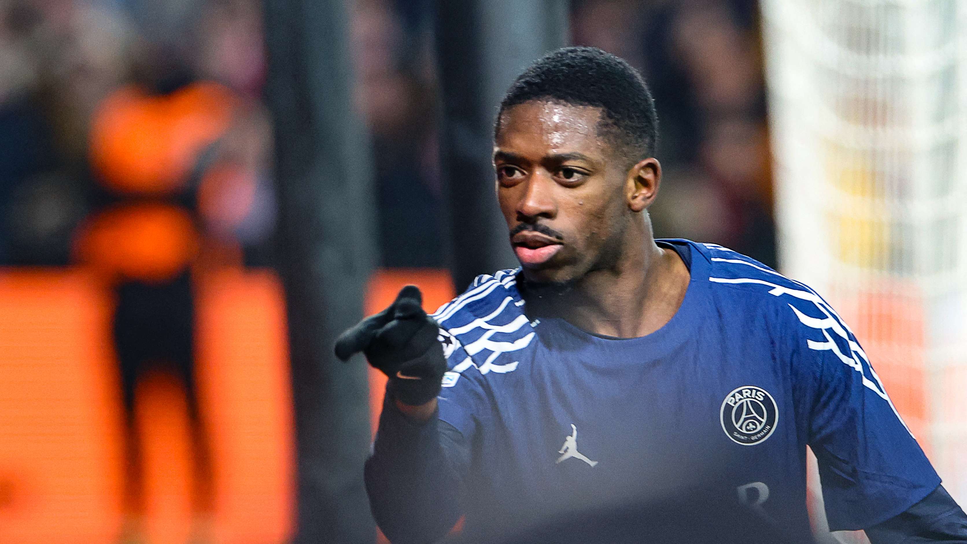 岁月总是不 岁月总是不